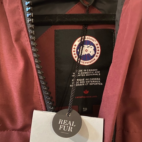 Canada Goose MYSTIQUE PARKA FUSION FIT small NWT! - Picture 4 of 15